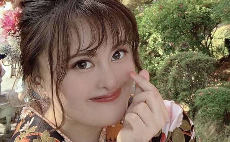 着物を着て京都散策を楽しむえみかさん（2020年11月）