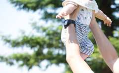 育休取得の古坂大魔王さん「育児は戦。全ての親に感謝」の言葉に全国のママが泣いた