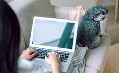 オンラインで映えるメイク術「チークは濃すぎるくらいがベスト!?」