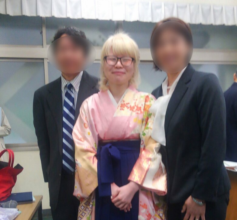 大学の卒業式にて