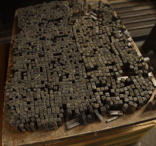 大阪北部地震で落ちてしまった活字たち。今も保管されている