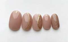 真っ直ぐなラインシールをあえて曲げて使う！？「やわらかエレガントネイル」