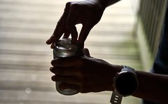 新卒1年で退職しニートに　酒とゲームざんまいの生活を変えたもの