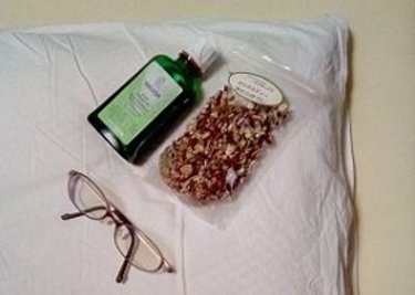 メディカル枕から心療内科まで！不眠を改善するために試したコト