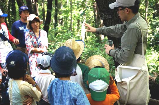 ガイドウォークは毎月第1土曜日、日曜日に実施
