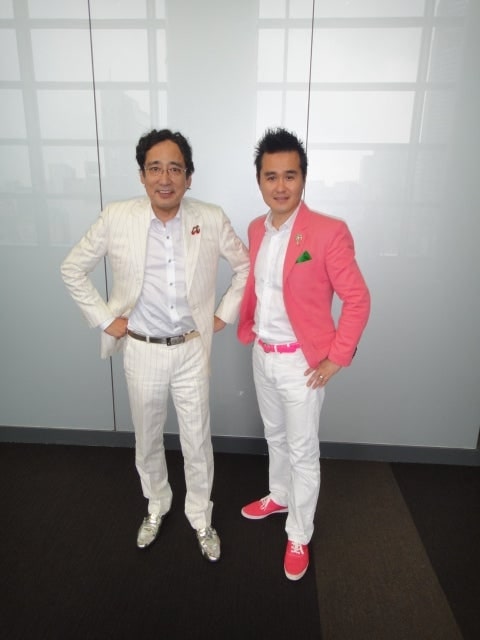 出会って10年目の増田マネージャー（右側）と（2014年頃撮影）