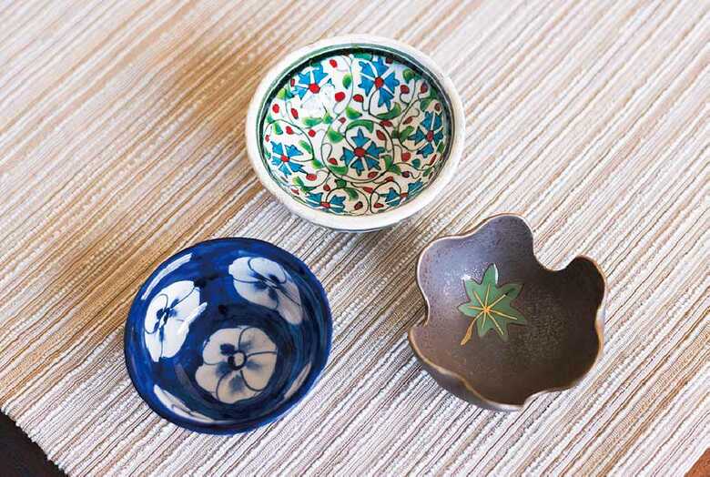 きれいな器を集めるのが好き。晩酌のときはこれらの器を使う