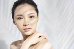 くっきりアイラインは時代遅れ!!   大人女性は〝根元マスカラ〟で目元を美しく