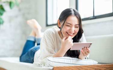 SNSで爆笑!!「#世界一役に立たない育児テク」がなぜか共感を呼んだ理由