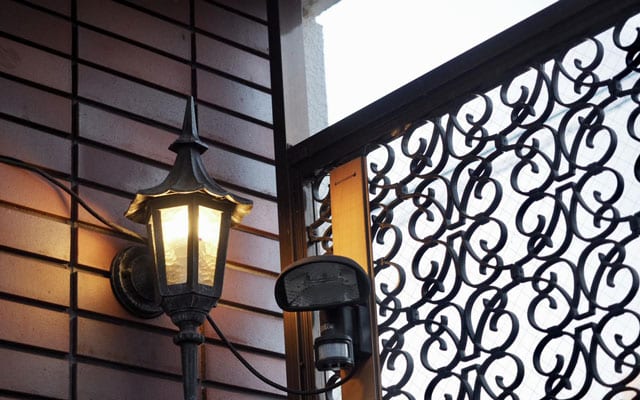 実家の玄関のランプ