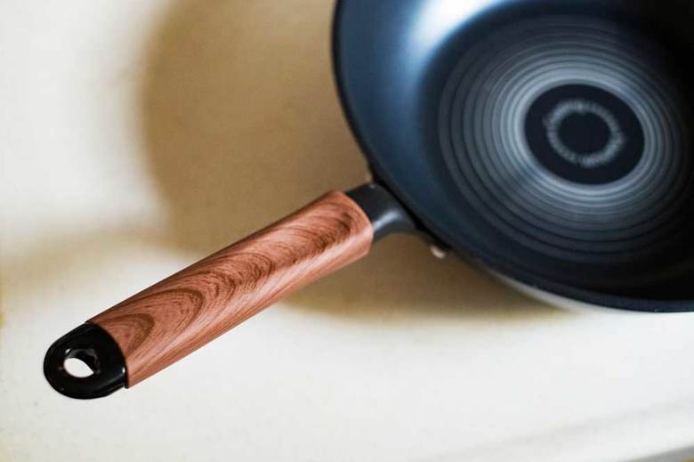 ▲ガス火 炒め鍋 28cm（TI） 2,769円（税抜）