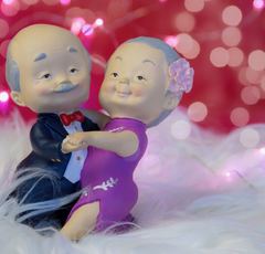 還暦祝いのプレゼント…贈り物より食事会がいい理由