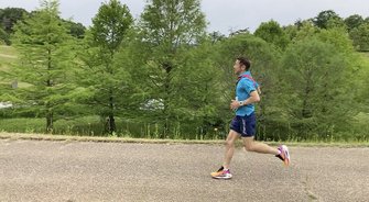 走る男」で再ブレイクの森脇健児「21時に寝て4時半起き」の現在「最近