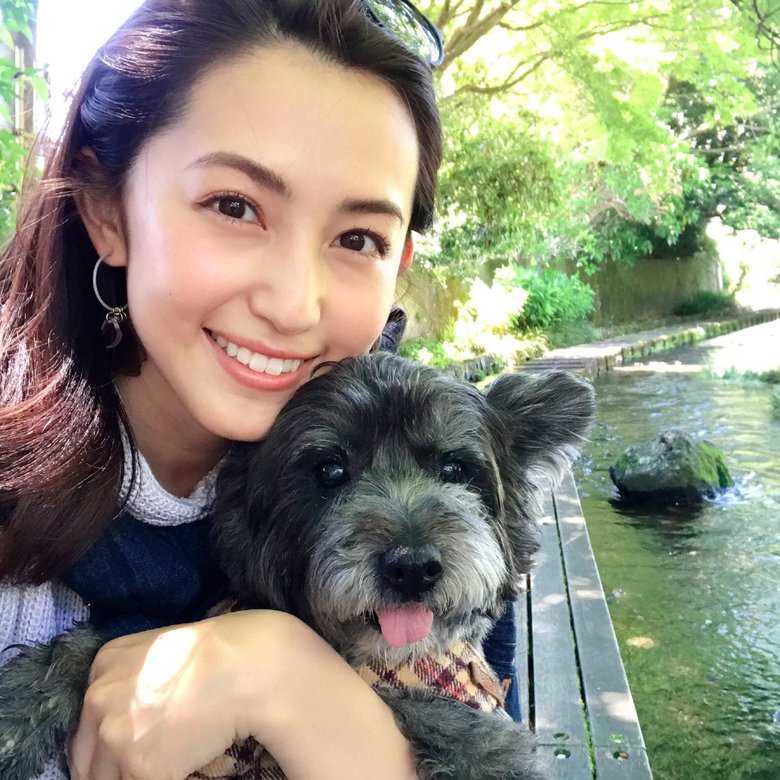 有村実樹さんと愛犬