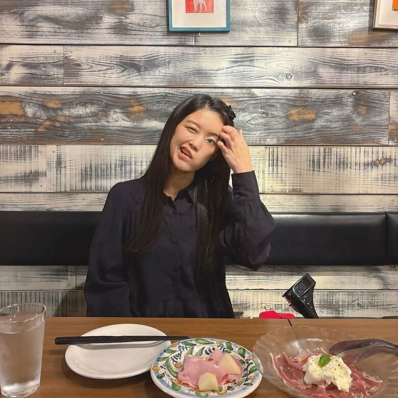 休日に友達と食事に