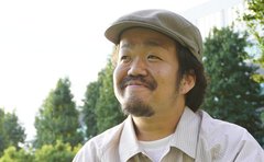 「おかしい」10歳で自ら検索した「自分の難病」身長128cmの大河俳優、街で浴びた「見てはダメ」への答え