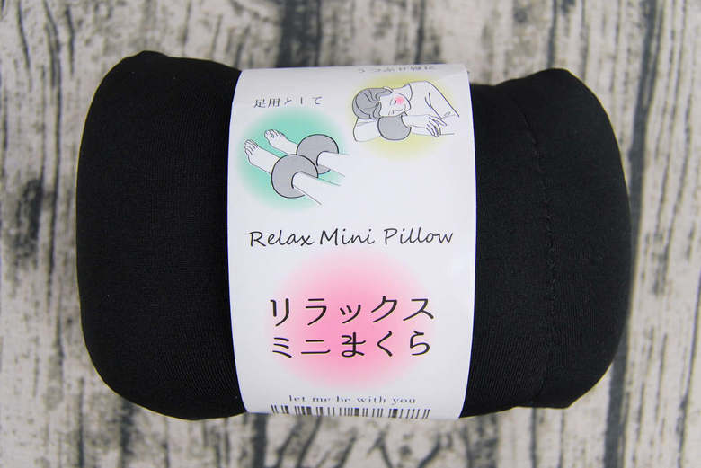 セリアのおすすめ商品「リラックスミニまくら」の商品画像