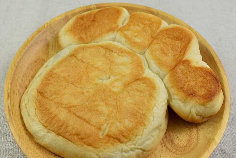 ローソンのおすすめパン「肉キュウみたいなぱん」のパッケージ画像