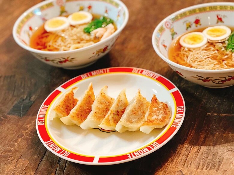 子どもたちのために用意したラーメンつきの夕食