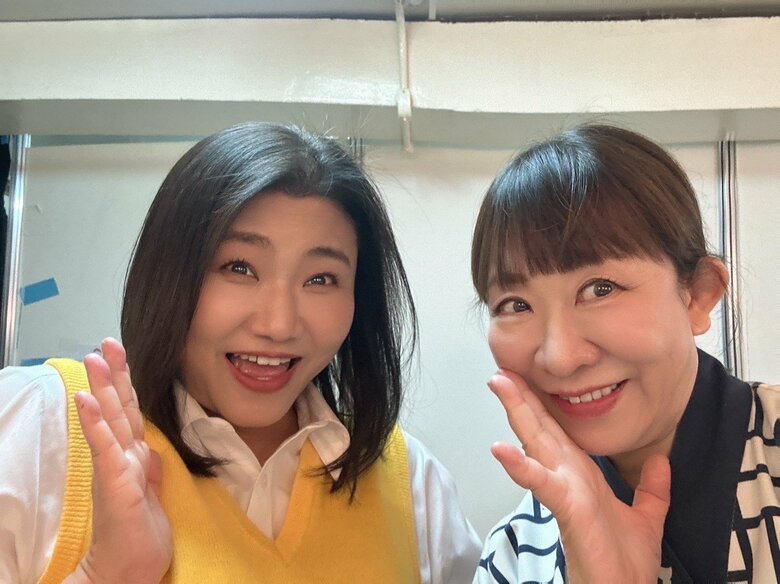 芝居のアドバイスをしてくれた、吉本新喜劇の浅香あき恵さんとビューティー盛り写真