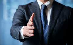 上司に「なるほど」は本当に失礼？いつから？「マナーも時代とともに変わるべきじゃ…」