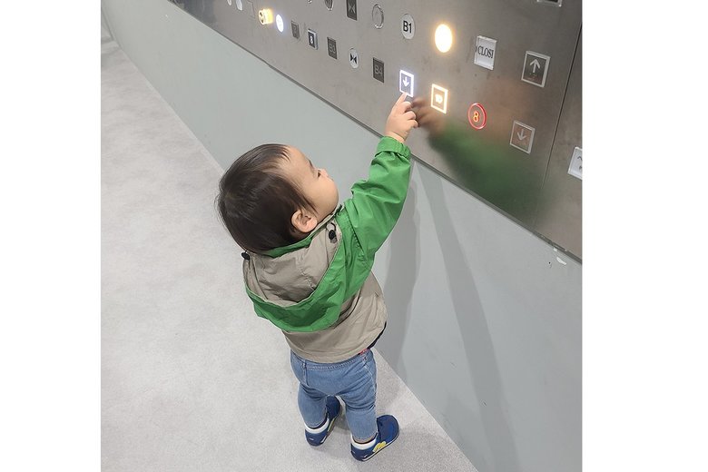 工場見学「1000のボタン」