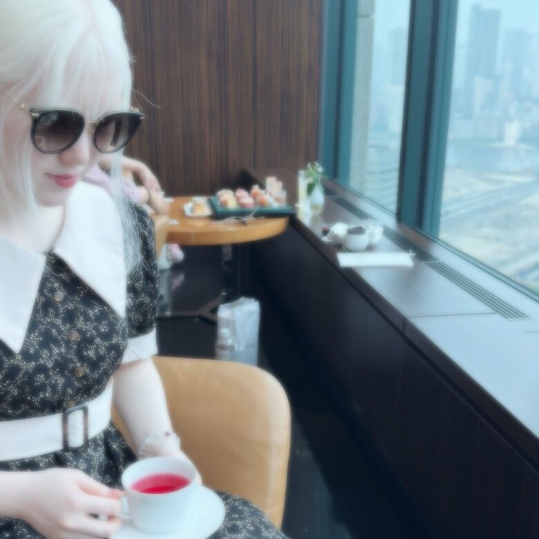 外出時は日傘やサングラスを着用