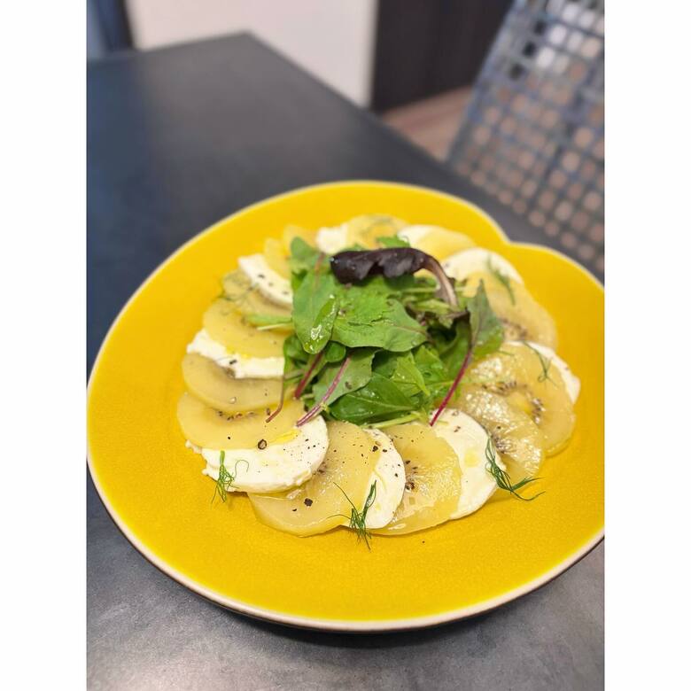 キウイとチーズの組み合わせが斬新！