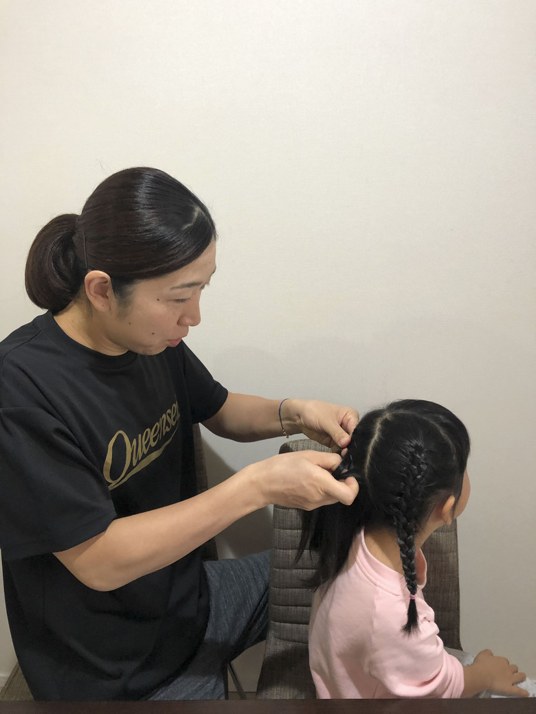 三つ編みをさせてくれる時間は子どもの成長を感じる貴重なひととき