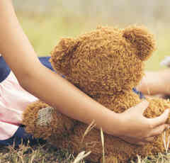 「ライナスの毛布を奪われた話」が話題。幼少期のトラウマが執着心に