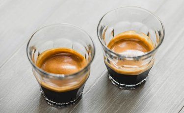 エスプレッソは提供されたら2、3口で飲み干した方がいい理由