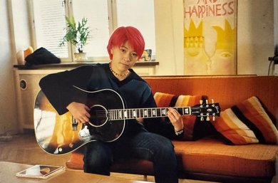 BONNIE PINK「砂場でピンク・レディーをまねて」シンガーソング