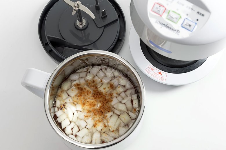 ▲公式サイトのレシピに基づいて「キャロットスープ」を作ってみた。