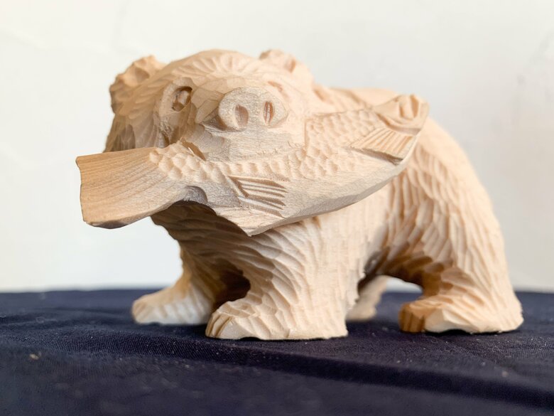 グミの原型になった山田さんの木彫りの熊