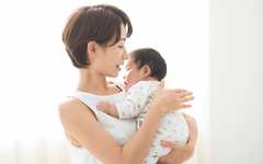 赤ちゃんのしゃっくりが多い原因は？止め方はある？