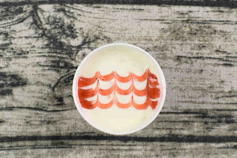 ローソン人気スイーツ「シルフォン－シルクミルクシフォン－」の実物画像