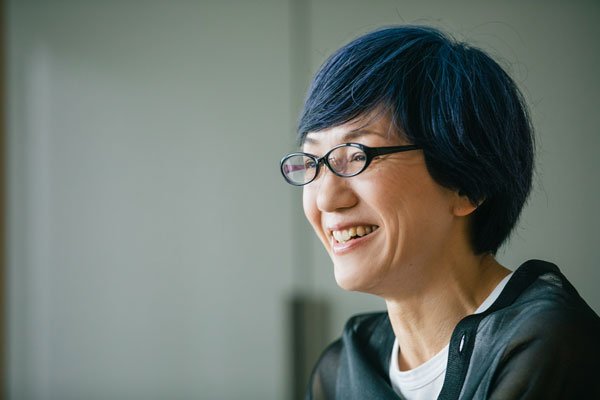 ささやかな幸せについて話す荻上監督