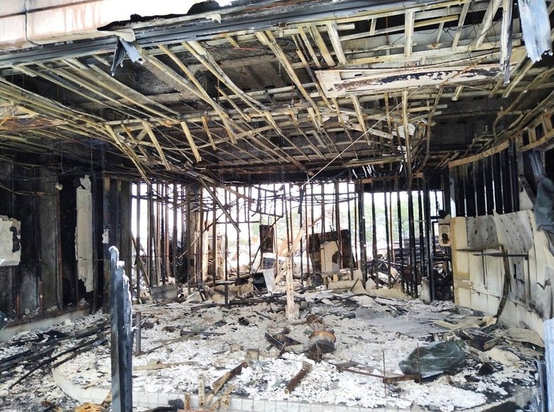 震災後の店舗1階の様子。椀や美術品を置いていたショールームが跡形もなく消失