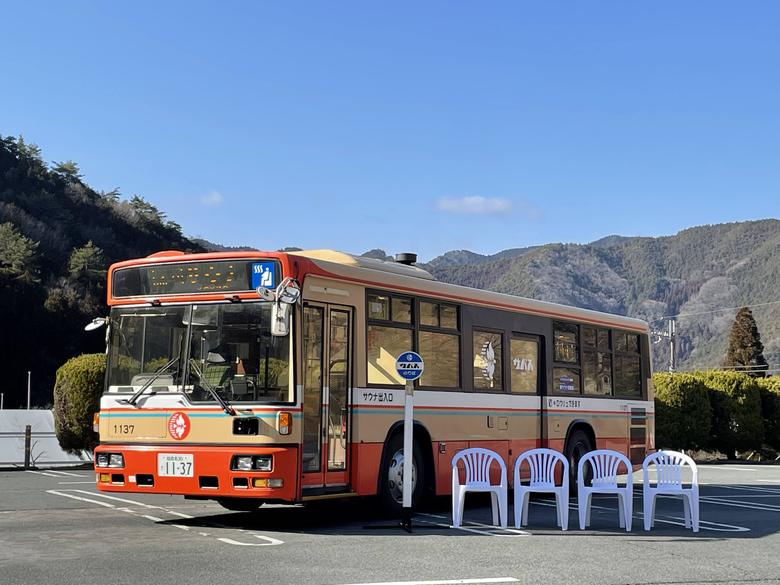 本格的なサウナと路線バスが融合した「サバス」