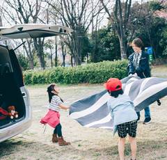 赤ちゃんはいつからキャンプに連れて行ける？お風呂や夜泣きは？