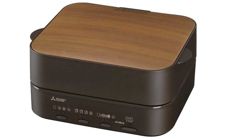 ▲食パン1枚サイズの庫内と近接する上下のヒーターでパンを焼き上げる。実売価格は3万3000円前後