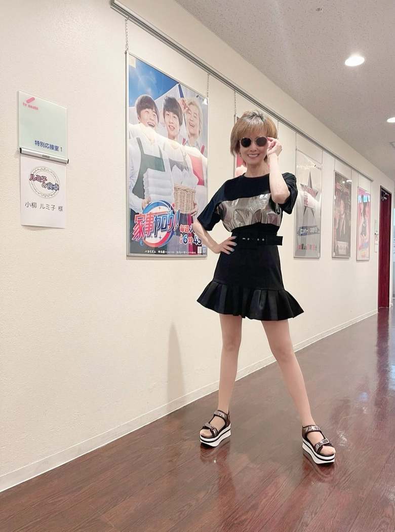 71歳の夏、ブログに投稿したミニスカショットは「スタイル抜群」と話題に