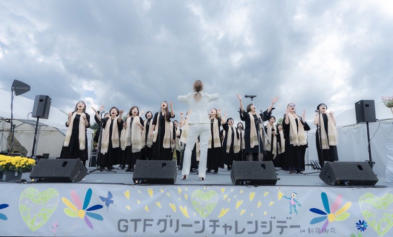 新宿御苑で行われたライブ。ゴスペルでストレス発散！