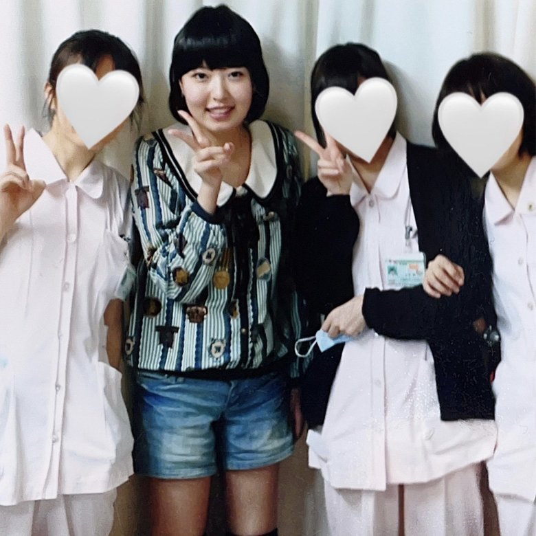 退院の日に看護師さんたちと記念に