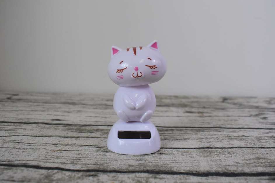 ダイソーおもちゃソーラーダンシング Catの本体画像
