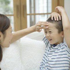 スカートめくりにボディタッチなど、小学生の〝セクハラ的いたずら〟対処法