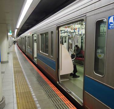 列車のドアってどれくらいの幅で数はいくつか、すぐに言えますか？