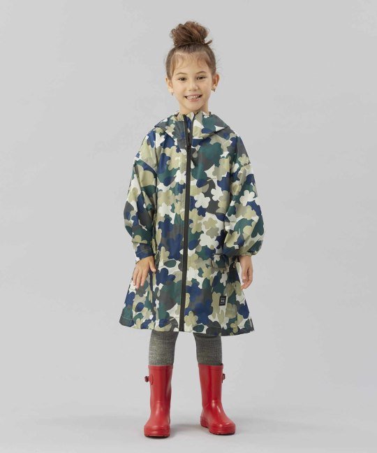 ▲KiU スリーブレインポンチョフォーキッズ 3888円／ワールドパーティー