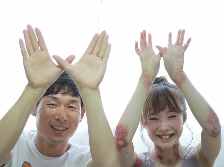 仲の良さが伝わる！梅津真里奈さんのご夫婦ショット　