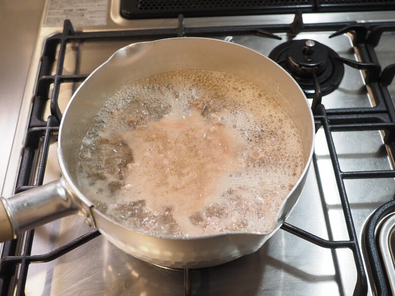 8・アクが中央に集まる